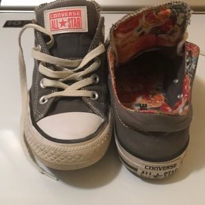 Size 6 CONVERSE ALL STAR